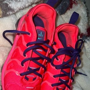 Hot Pink women Nike VaporMax plus.